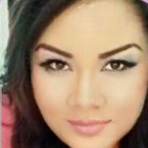 Meet your Posher, Evi